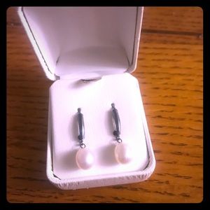 Pearl drop dangle earrings